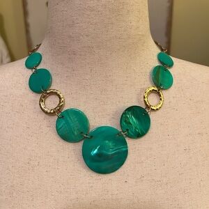 Green Shell and Gold Necklace NWOT